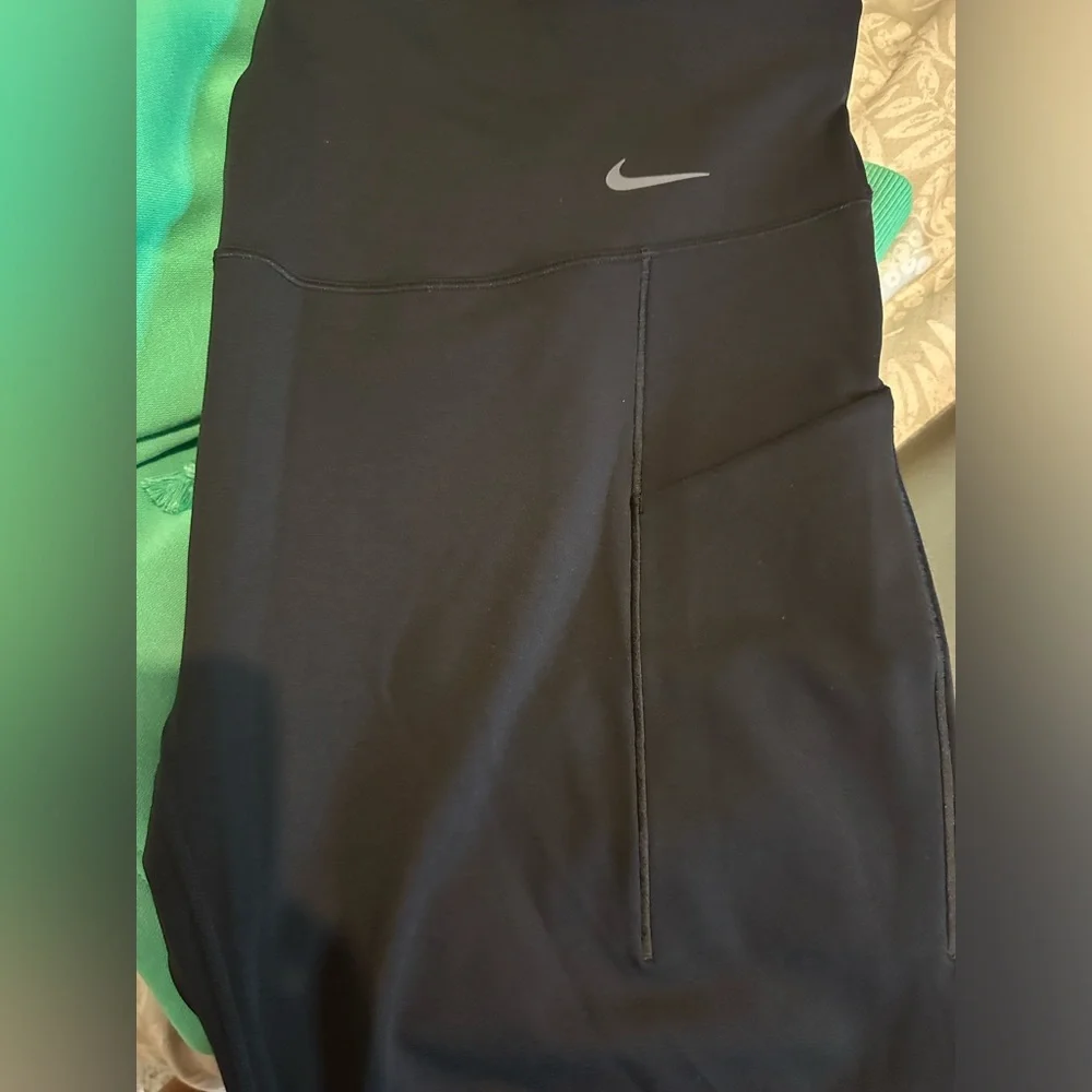 NWT! NIKE UNIVERSA BIKE SHORTS - Picture 2 of 3